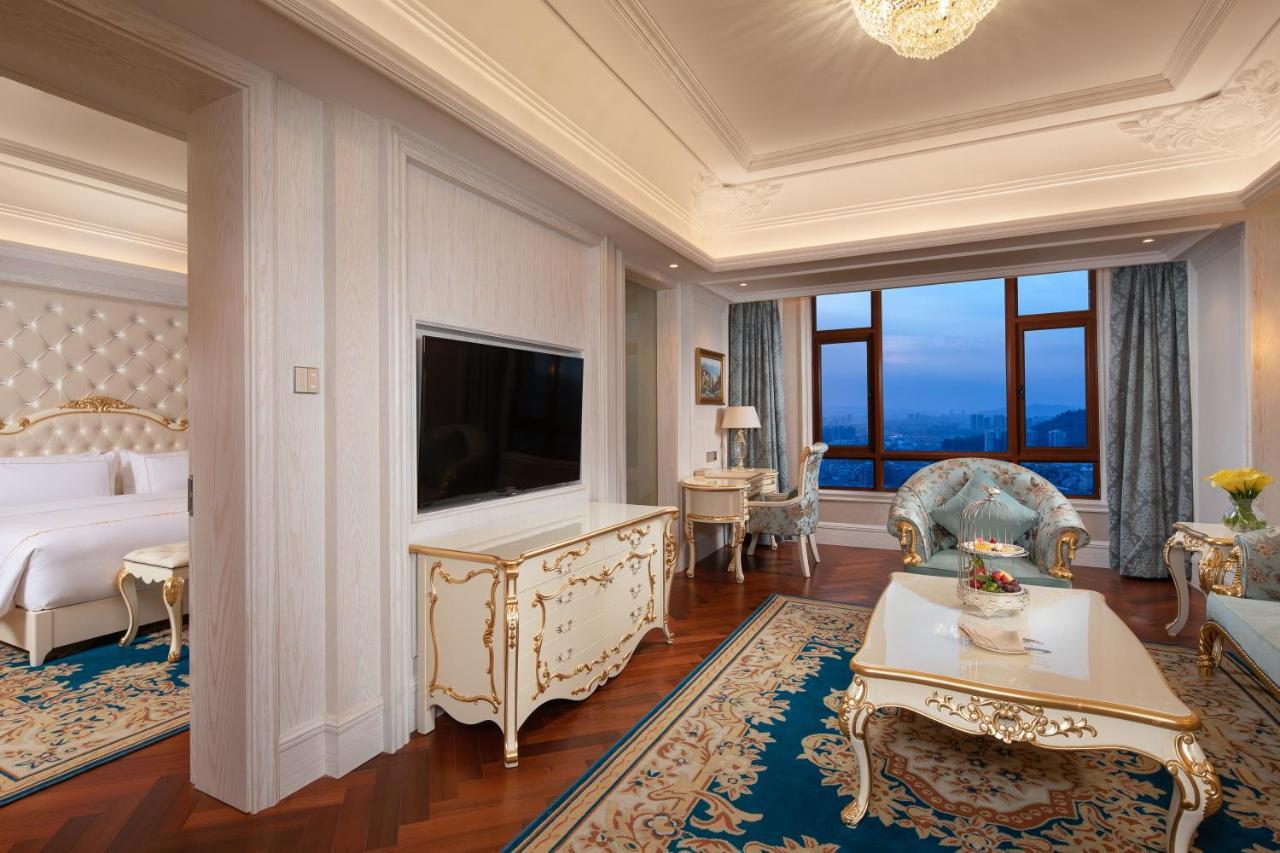Hotel Wyndham Grand Kunming East Extérieur photo