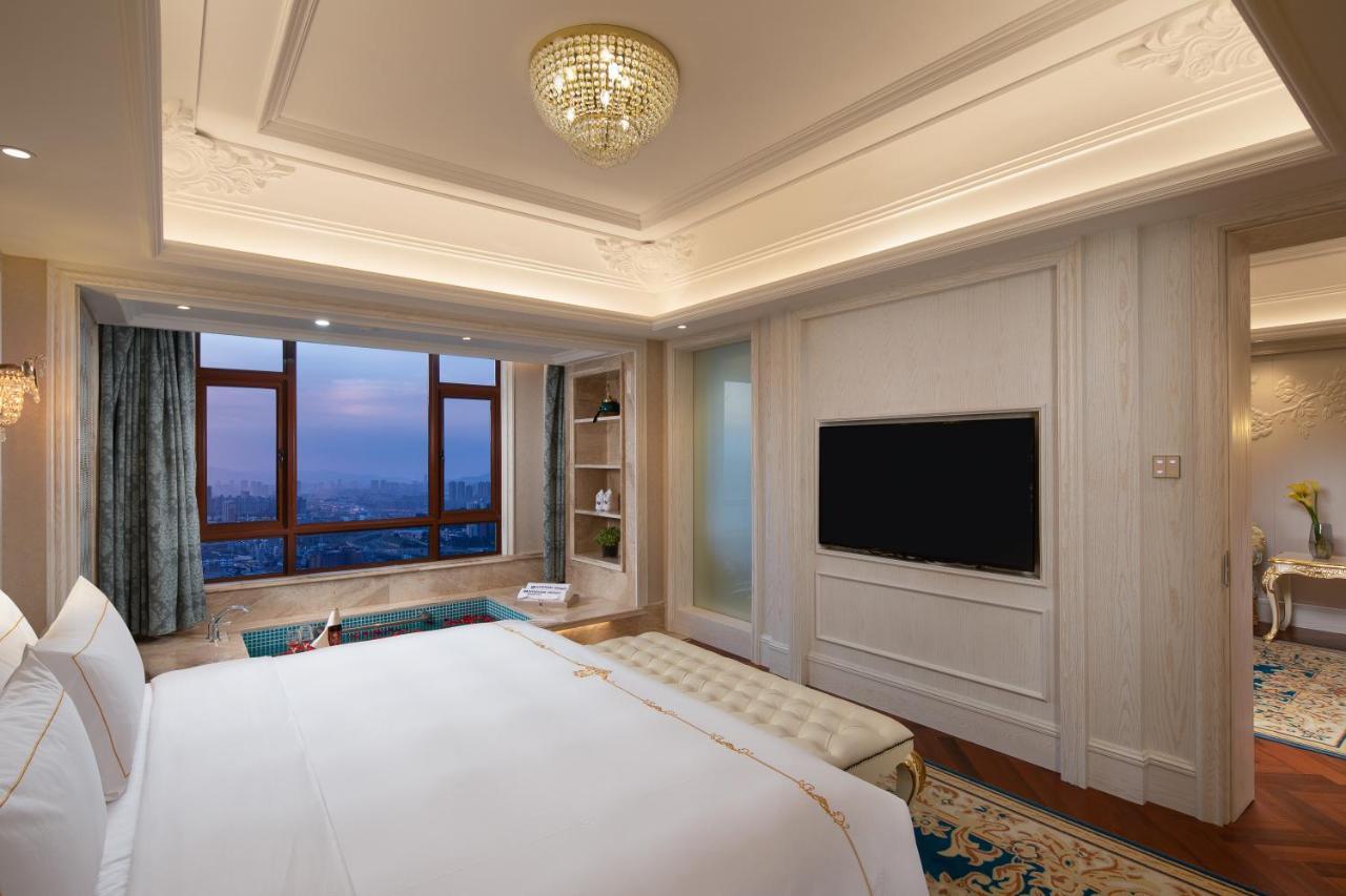 Hotel Wyndham Grand Kunming East Extérieur photo